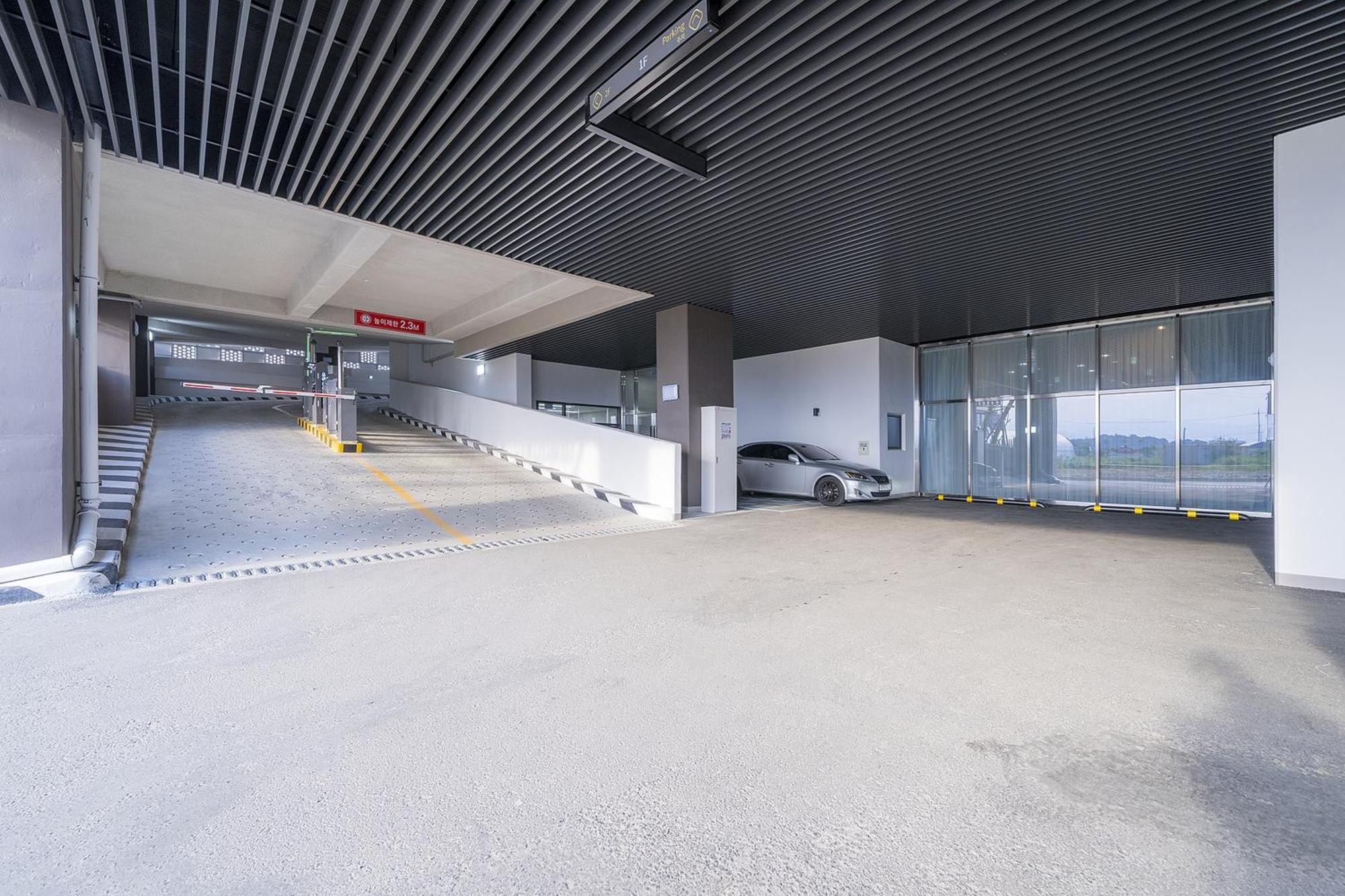 Gangneung Chonpines Ocean Suites Hotel Exterior foto